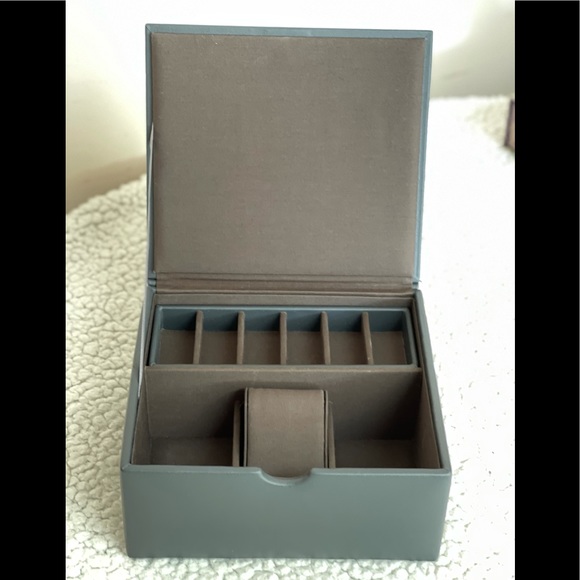 London Carter’s jewelry box - Picture 3 of 6